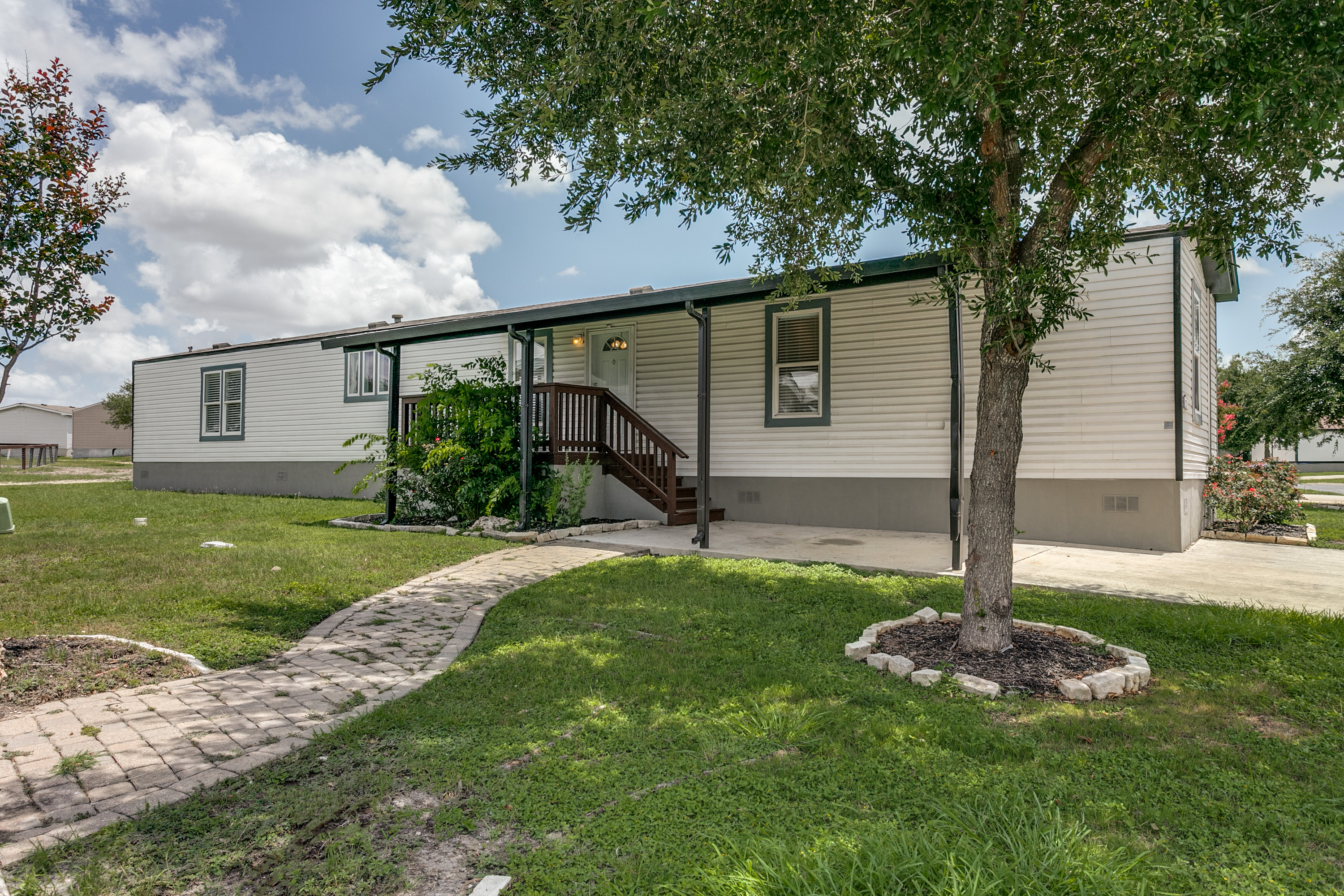 7151 Woodlake Parkway #271